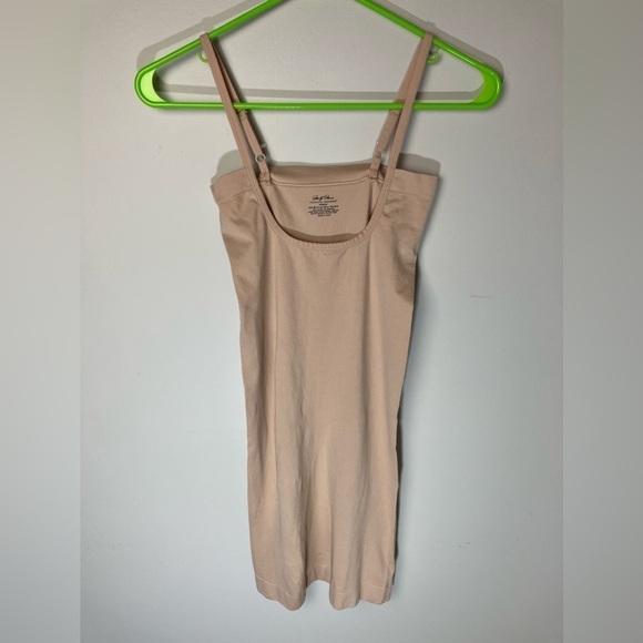 Shape-wear Medium  Bodysuit Slimmer Shaping Preowned Pristine Great Condition - Picture 1 of 5